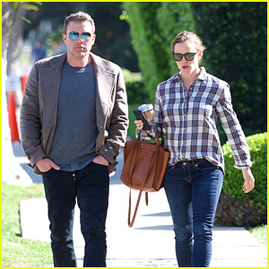 Jennifer Garner & Ben Affleck Meet Up for an Early Morning Stroll