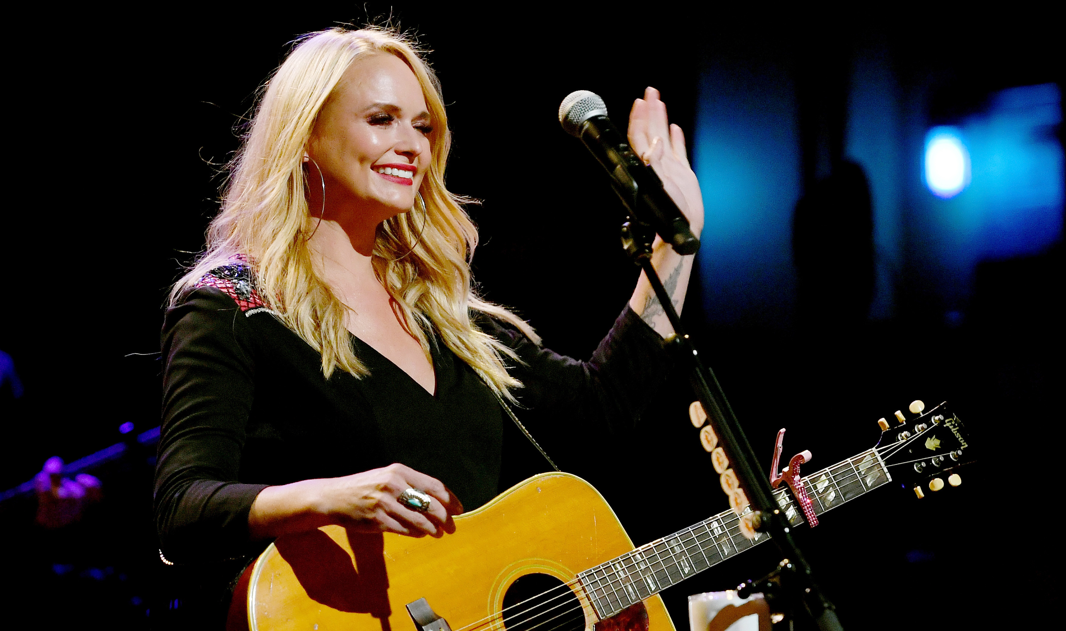 Miranda Lambert Announces ‘Roadside Bars & Pink Guitars Tour 2019