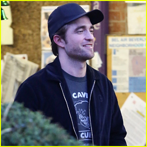 Robert Pattinson Grabs Dinner with Friends in Los Angeles