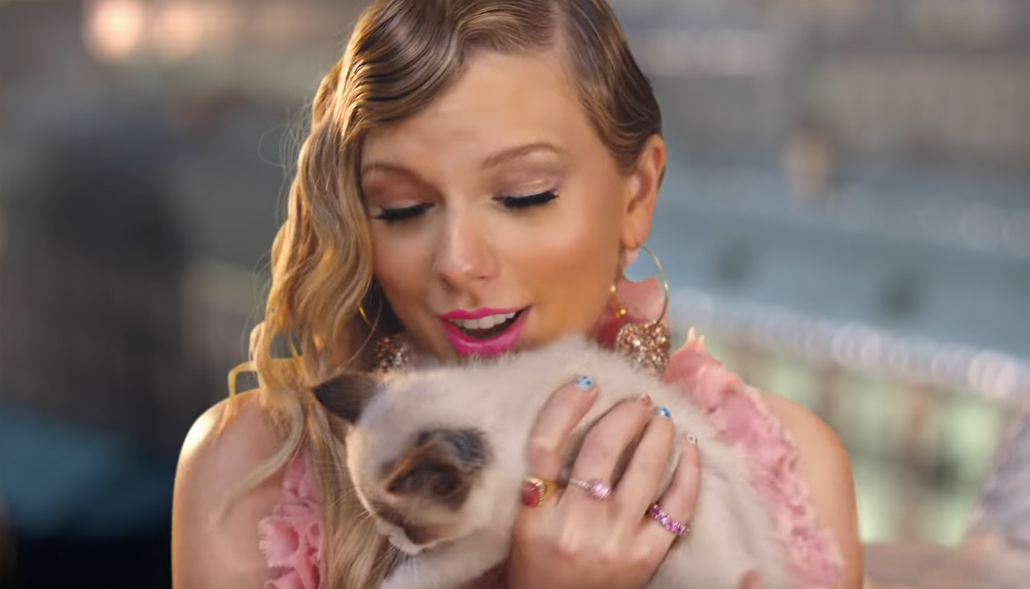 Is This Taylor Swift’s Big Secret in Her ‘Me!’ Music Video? Music(04)