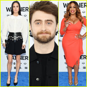 Daniel Radcliffe Joins Jennifer Connelly & Niecy Nash at WarnerMedia Upfronts!