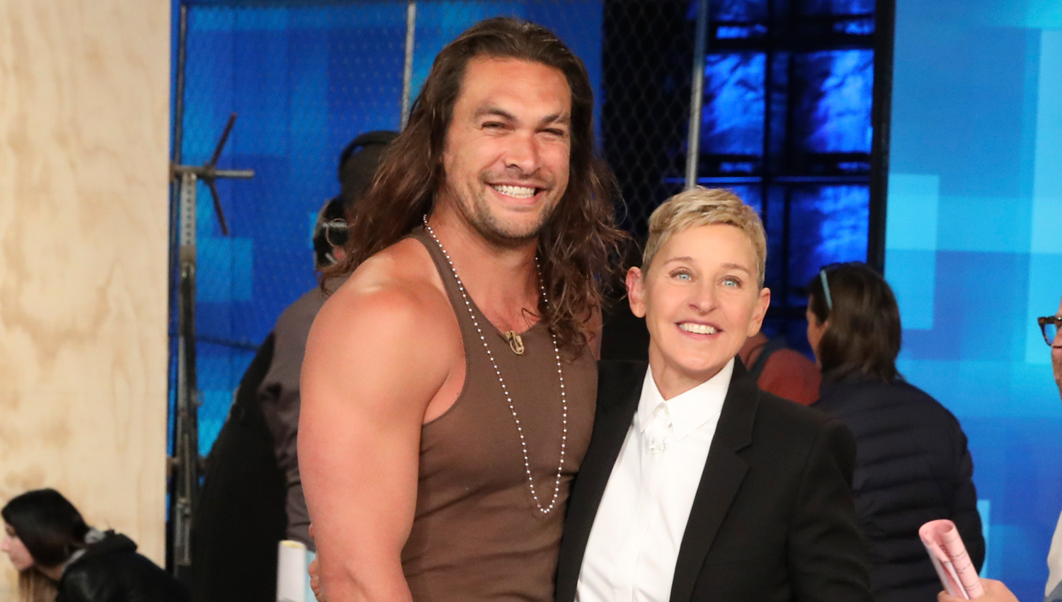 Jason Momoa Teaches Ellen DeGeneres How to Throw an Ax Ellen