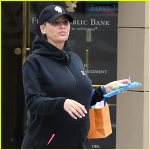 Pregnant Amber Rose Munches on Sour Punch Straws