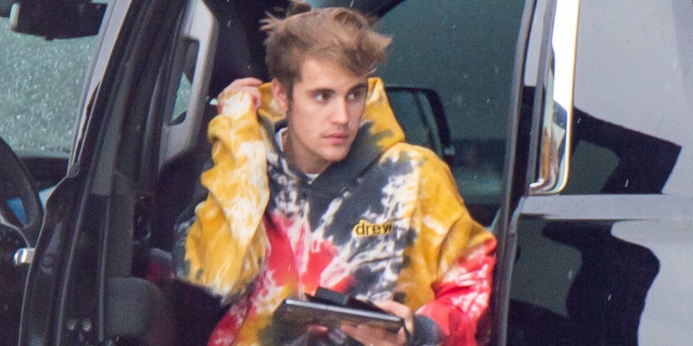 Justin Bieber Gives Some Money To Homeless Man While Making Store Run