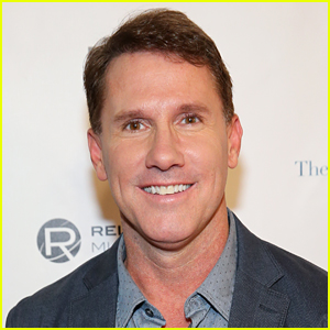 Author Nicholas Sparks Accused of Banning LGBT Club at His School (Report)