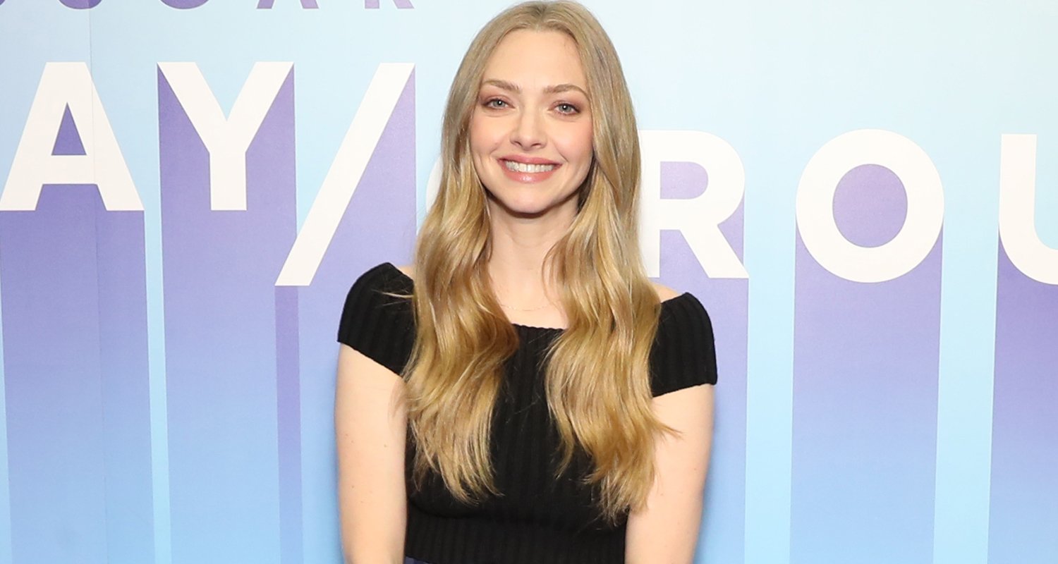 Amanda Seyfried Performs Taylor Swift’s ‘Mean’ With a ‘Mean Girls(01)