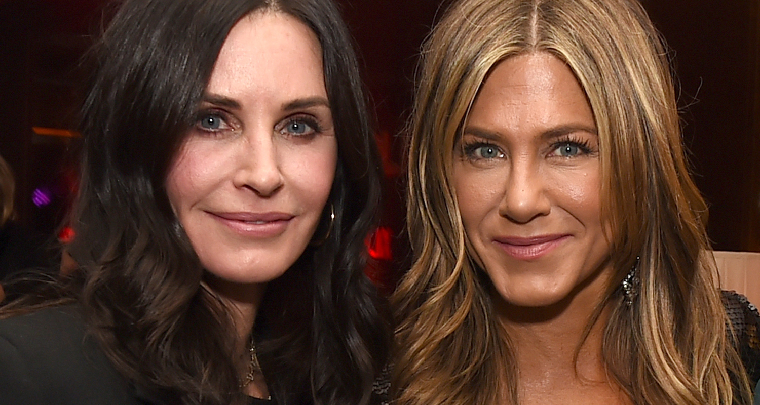 Courteney Cox Celebrates Fourth of July with Jennifer Aniston, Laura(02)