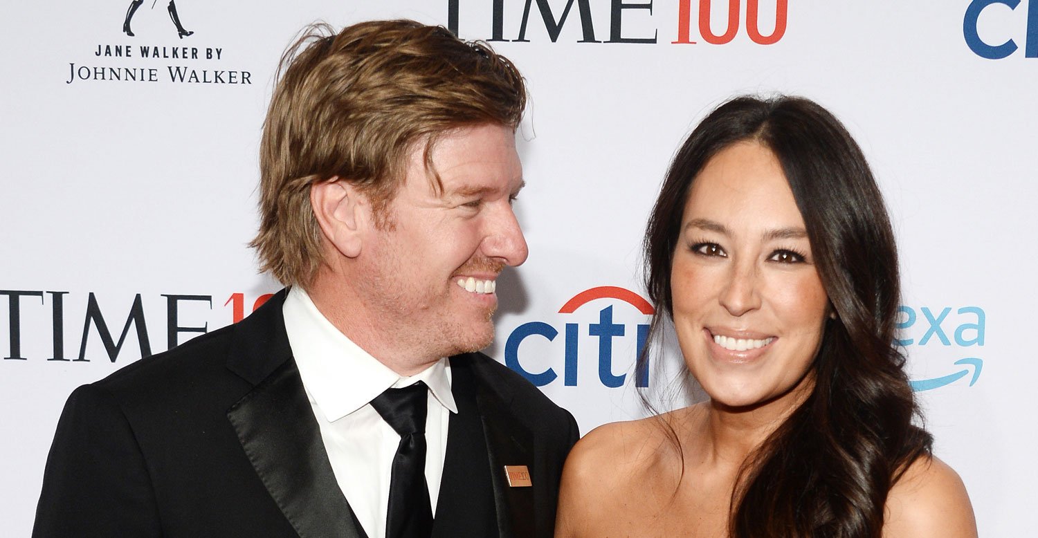 Fixer Upper’s Joanna Gaines Uses FaceApp Filter on Son Crew! Chip