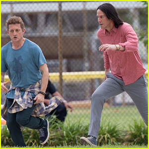 Keanu Reeves Films 'Bill & Ted' Scene with Alex Winter