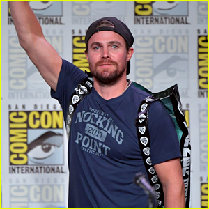 Stephen Amell & 'Arrow' Cast Tease Final Season at Comic-Con!