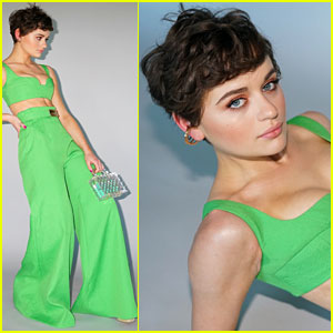 The Act's Joey King is Gorgeous in Green at Emmys Peer Group Event