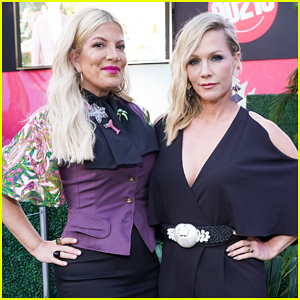 Tori Spelling & Jennie Garth Host 'Beverly Hills, 90210' Costume Exhibit!