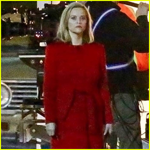 Reese Witherspoon Films Late Night Scenes for 'Little Fires Everywhere'