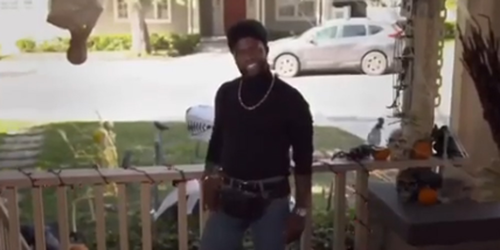 Kevin Hart Trolls Dwayne ‘The Rock’ Johnson With His Turtleneck Look