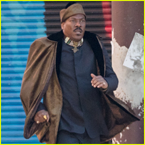Eddie Murphy as Prince Hakeem Runs Down the Street While Filming 'Coming 2 America'!