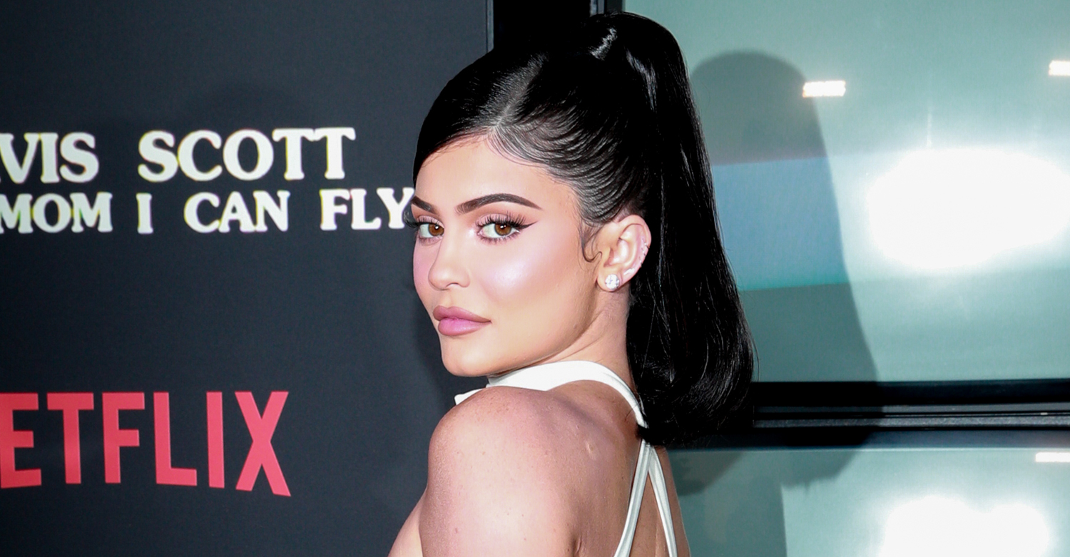 Kylie Jenner is Showing Off Her ‘Real’ Hair Length Kylie Jenner(02)