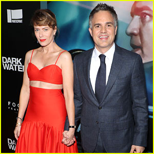 Mark Ruffalo Premieres His New Movie 'Dark Waters' with Wife Sunrise Coigney