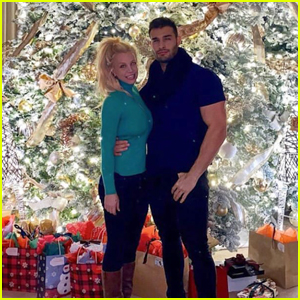 Britney Spears & Boyfriend Sam Asghari Pose in Front of Her Epic Christmas Tree!