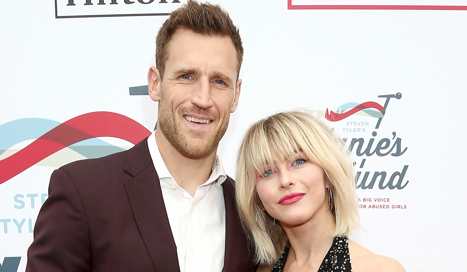 Julianne Hough Reunites with Husband Brooks Laich at the Airport, Look