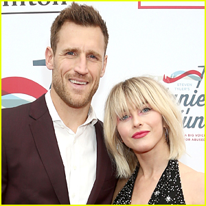 Julianne Hough Reunites with Husband Brooks Laich at the Airport, Look Very Much in Love!