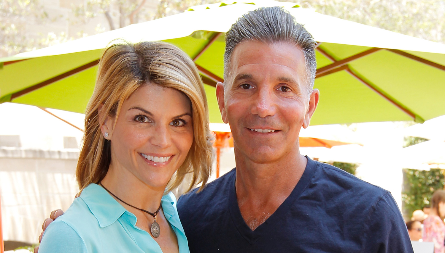 Lori Loughlin & Husband List MultiMillion Dollar Mansion Amid College(02)