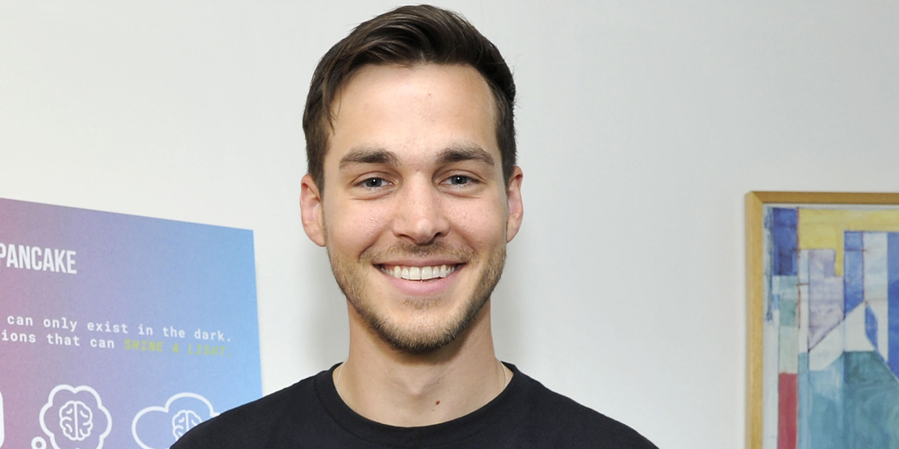 Chris Wood Cast in ABC’s ‘thirtysomething(else)’ Pilot as Leo Steadman