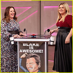 Melissa McCarthy & Kelly Clarkson Battle It Out In 'Gilmore Girls' Trivia