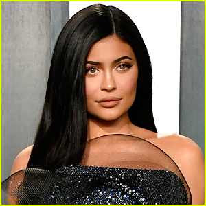 Kylie Jenner Gives Rare Glimpse at Her Natural Short Hair