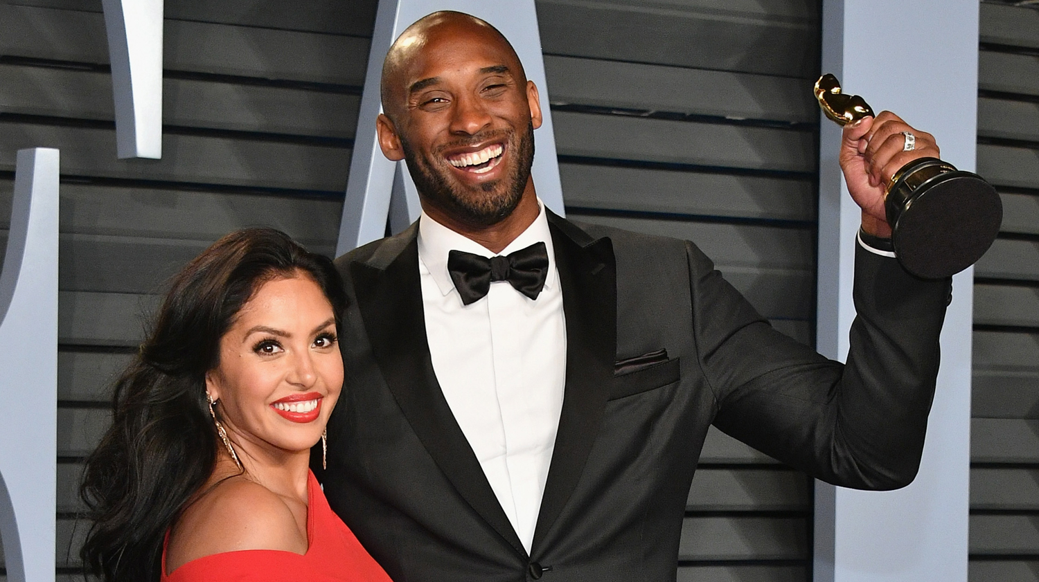 Vanessa Bryant Honors Husband Kobe Bryant on 19th Wedding Anniversary(00)