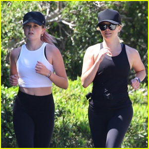 Reese Witherspoon & Daughter Ava Go Jogging Together Amid Pandemic