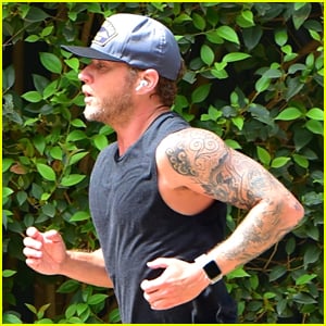 Ryan Phillippe Shows Off Tattoos During Morning Jog in LA