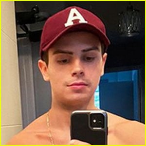 Jake T. Austin Shows Off His Buff Shirtless Body in Mirror Selfie