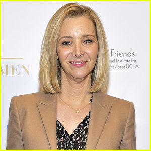 Lisa Kudrow Had To Instruct Family To Not Hug Each Other at Her Mother's Funeral