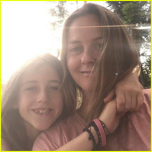 Alicia Silverstone Takes Baths With 9-Year-Old Son Bear in Quarantine