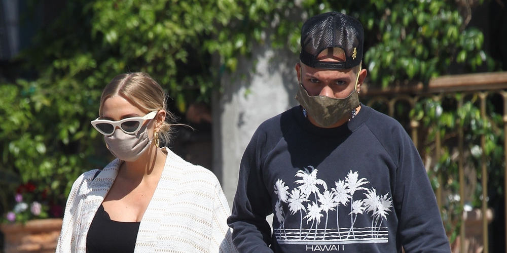 Pregnant Ashlee Simpson Shows Off Baby Bump While Running Errands With