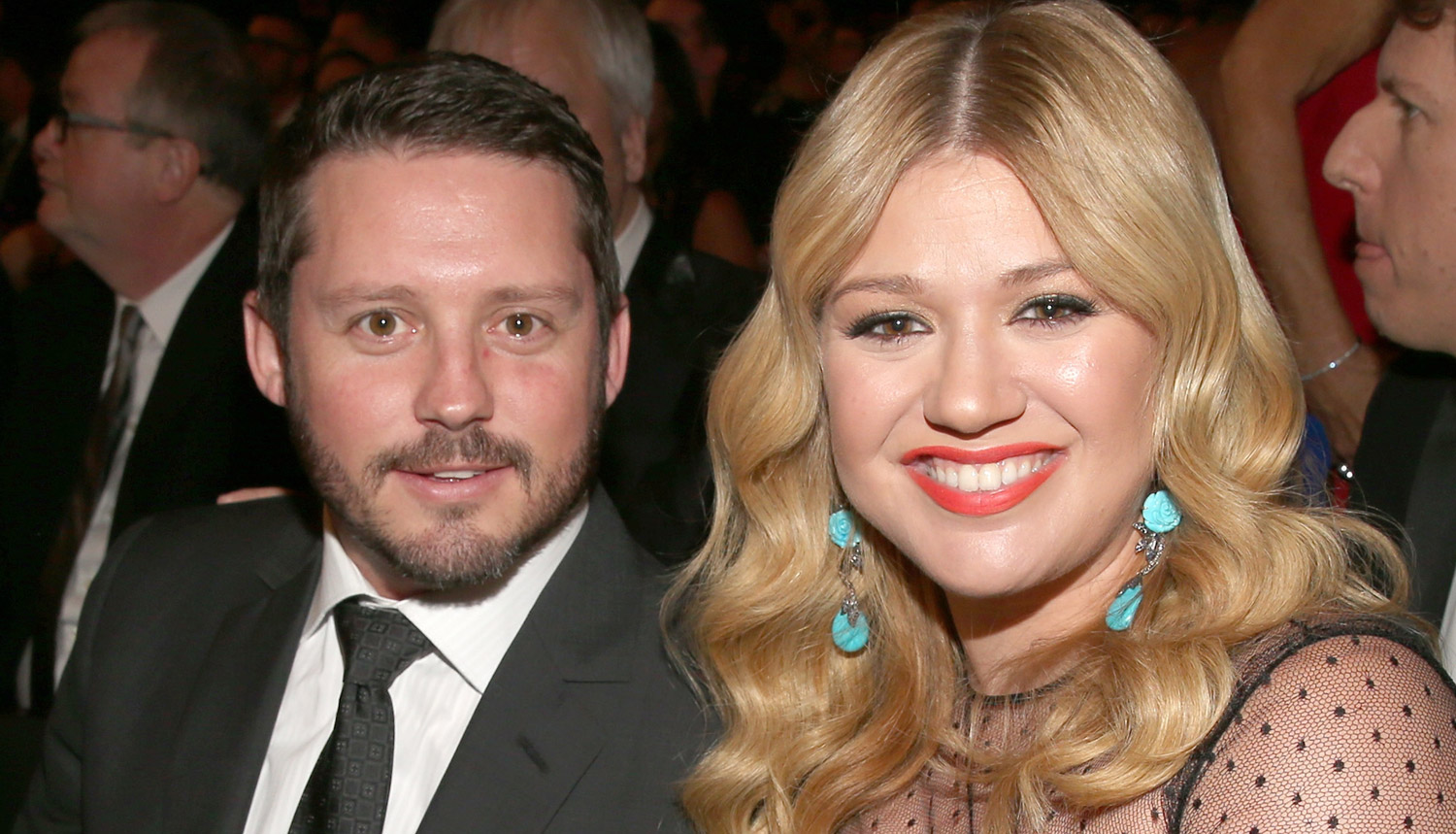 Kelly Clarkson Thanks Estranged Husband Brandon Blackstock After