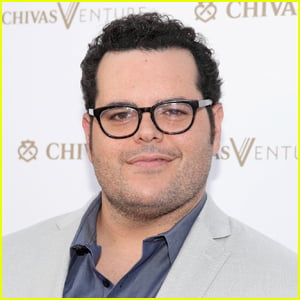 Josh Gad Reveals Which Celebrity Made Him Forget His Lines During 'Book of Mormon' on Broadway!