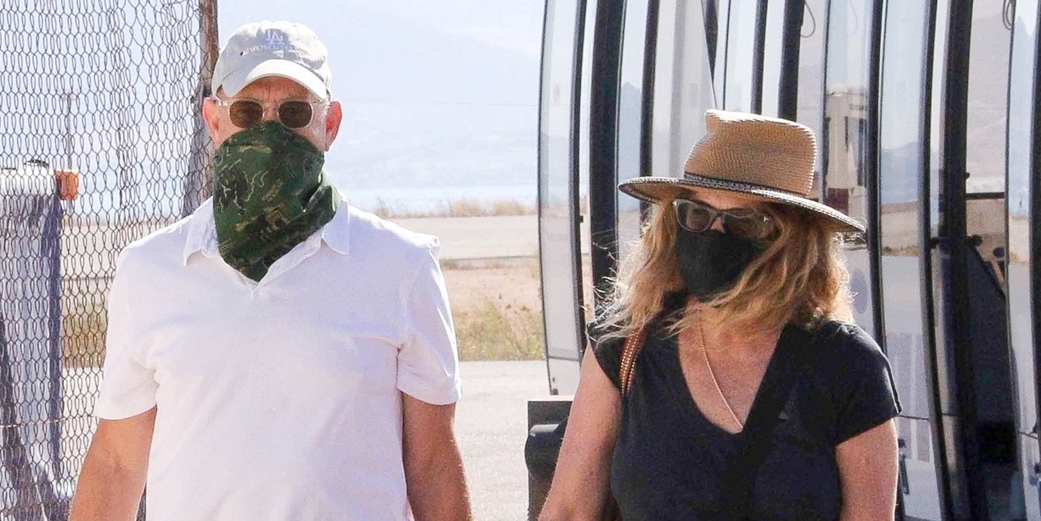 Tom Hanks & Rita Wilson Arrive in Greece to Celebrate His Birthday(02)