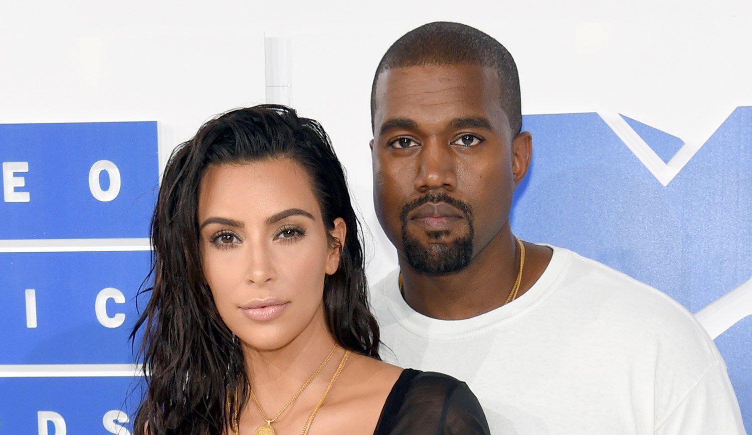 Kanye West Publicly Apologizes to Kim Kardashian, Asks for(02)