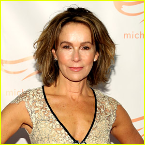 Jennifer Grey Confirmed to Star in New 'Dirty Dancing' Movie!
