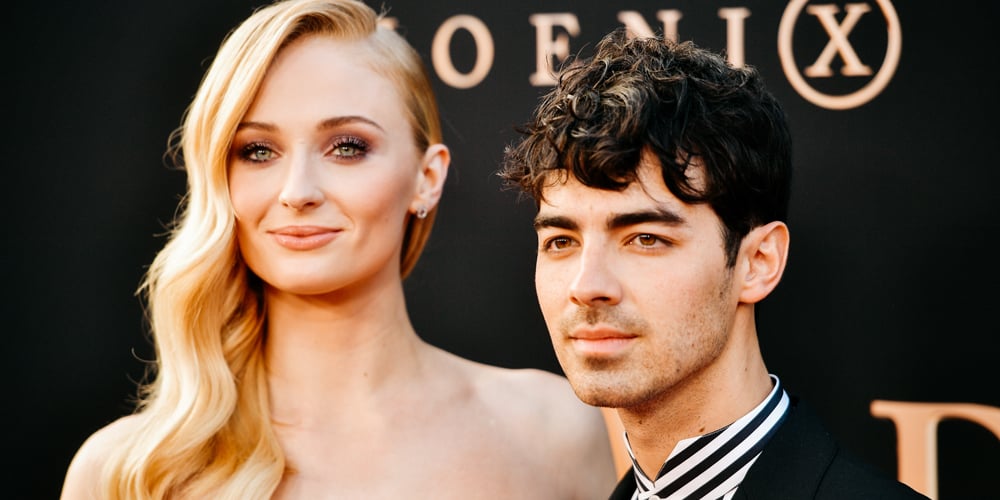 Joe Jonas & Sophie Turner Share Their First Pic Together Since(02)
