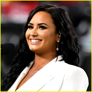 Demi Lovato's Debuts a New Tattoo on Her Neck!
