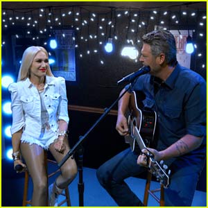 Gwen Stefani & Blake Shelton Perform New Song On a Green Screen at ACM Awards 2020