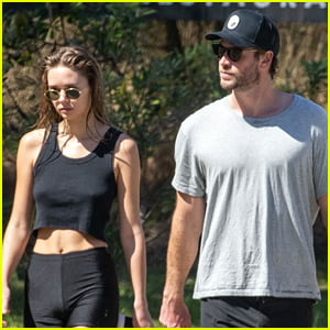 Liam Hemsworth & Girlfriend Gabriella Brooks Walk Barefoot at Byron Bay
