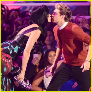 Niall Horan Says Katy Perry Is Reponsible for Shaping His Career!