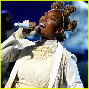 Brandy Performs Medley of New Songs at Billboard Music Awards 2020 - Watch!