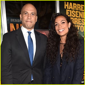 Cory Booker Talks Living With Girlfriend Rosario Dawson: 'It's Really Nice'