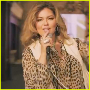 Shania Twain Performs from Switzerland at CMT Awards 2020 - Watch!