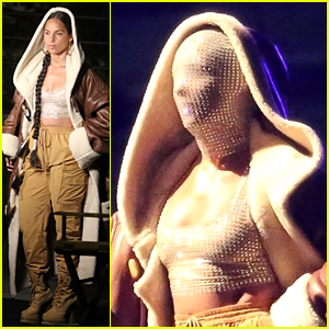 Alicia Keys Wears Full Face Mask While Pre-Taping Her MTV EMAs Performance