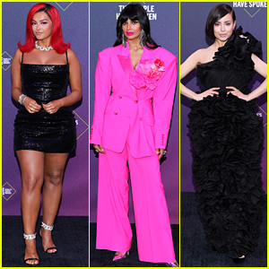 Bebe Rexha, Jameela Jamil, & Sofia Carson Glam Up for People's Choice Awards 2020 Red Carpet